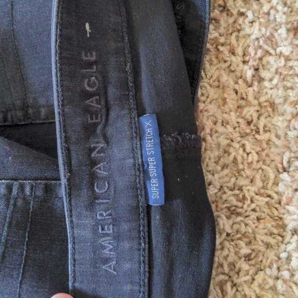 American Eagle Hi-Rise Shortie - Picture 4 of 9